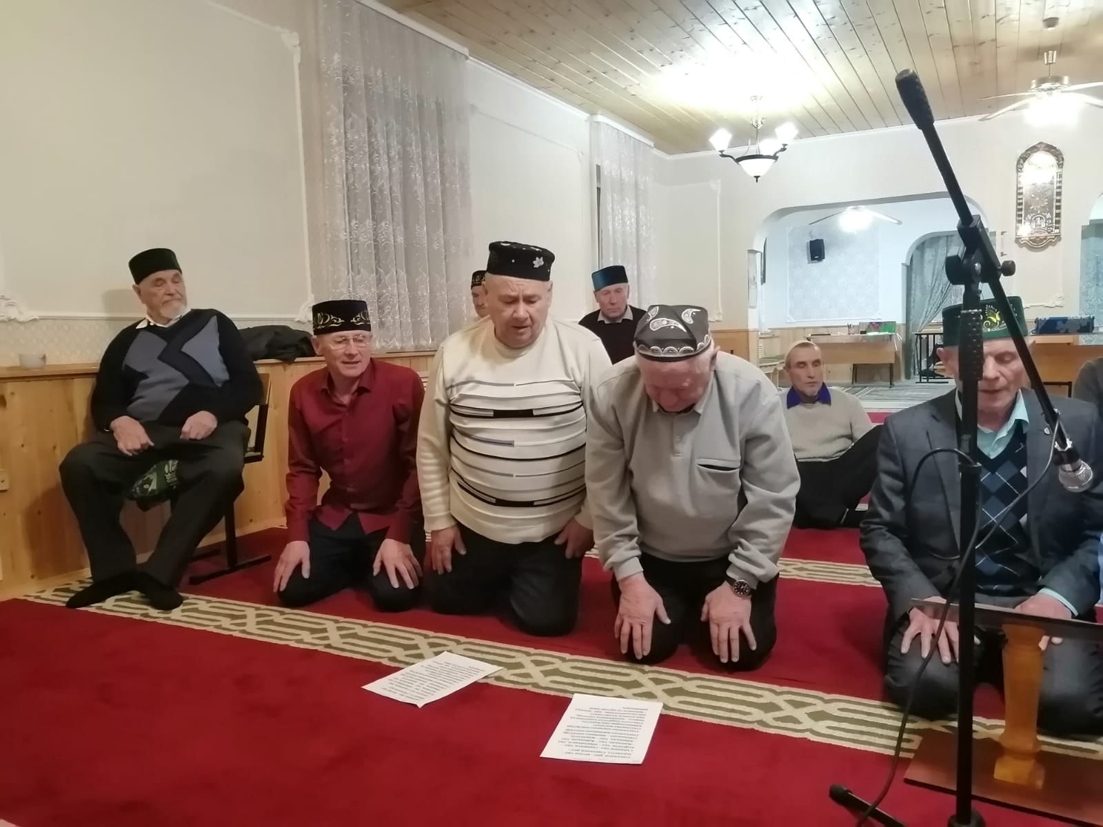 Таравих читают вслух. Духовное управление мусульман Чувашской Республики. Намаз в мечети. Чуваши мусульмане. Намаз Чувашия.