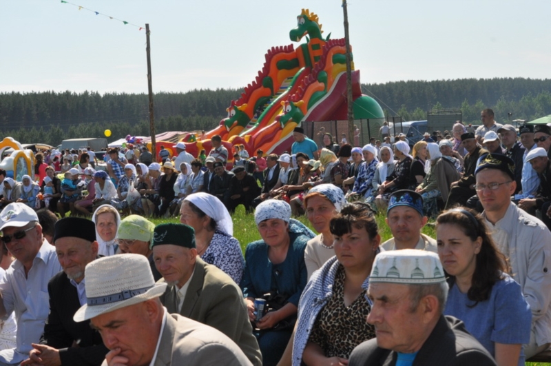 Погода в татарском сугутах. Сабантуй татарские Сугуты. Сугуты Батыревский район. Население деревни татарские Сугуты. Батыревский район село Сугуты.