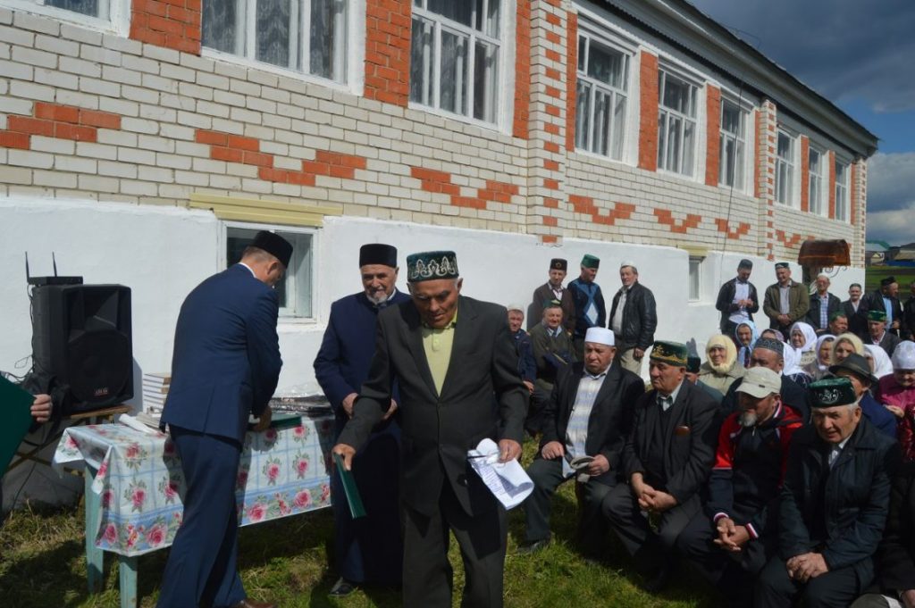 Погода полевые бикшики. Деревня Курьятмас Давлекановский район. Мечеть в полевых Бикшиках. Юбилей мечети в деревне полевые бикшики 24 июль 2016. Батыревский муниципальный округ, деревня полевые бикшики сырзавод.