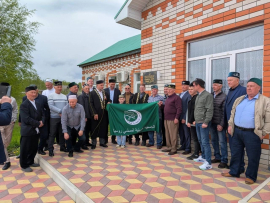 Открытие мемориальной доски Расику Алимову в Буинске.