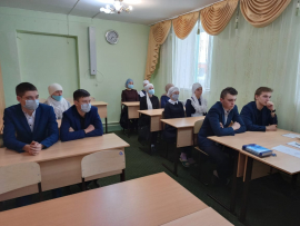 Председатель ДУМ ЧР проводит лекцию для старшеклассников Шыгырданской СОШ