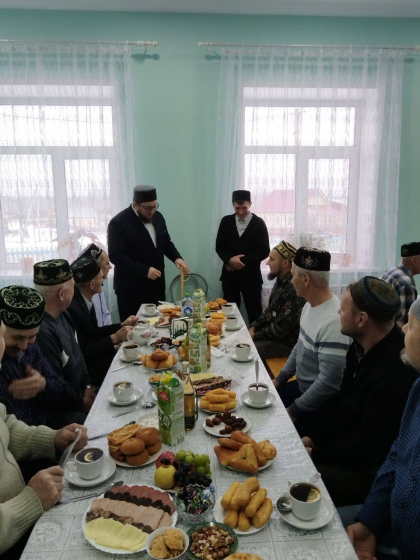 В поселке Буинск поздравили с юбилеем имам-хатыба местной мечети