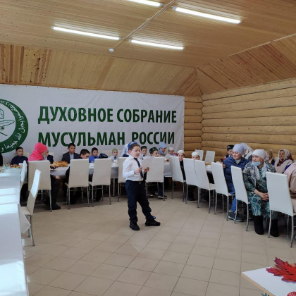 Шакирды медресе "Гулистан" рассказали стихи и сочинения про маму