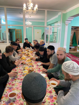 В ЦЕНТРАЛЬНОЙ СОБОРНОЙ МЕЧЕТИ ШЫГЫРДАНА КАЖДЫЙ ДЕНЬ ПРОХОДЯТ ЛЕКЦИИ ПО ХАДИСАМ
