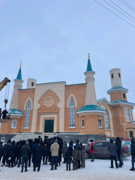 НА МЕЧЕТЬ СЕЛА ТОКАЕВО ВОДРУЗИЛИ ПОЛУМЕСЯЦЫ