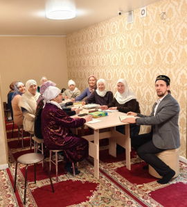 В СОБОРНОЙ МЕЧЕТИ ГОРОДА ЧЕБОКСАРЫ РЕГУЛЯРНО ПРОХОДЯТ УРОКИ ДЛЯ ШАКИРДОВ ПРИМЕЧЕТСКИХ КУРСОВ