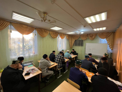 В МЕДРЕСЕ "ГУЛИСТАН" ПРОШЛИ КУРСЫ ПО ТРАДИЦИОННОМУ ИСЛАМСКОМУ ВЕРОУБЕЖДЕНИЮ "АКЫЙДА"
