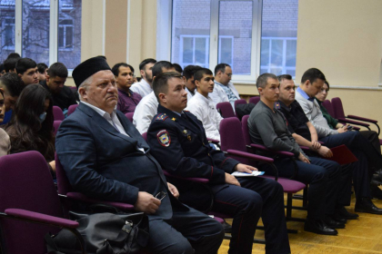 ПОМОЩНИК ПРЕДСЕДАТЕЛЯ ДУМ ЧР ПРИНЯЛ УЧАСТИЕ В СОБРАНИИ С ИНОСТРАННЫМИ СТУДЕНТАМИ
