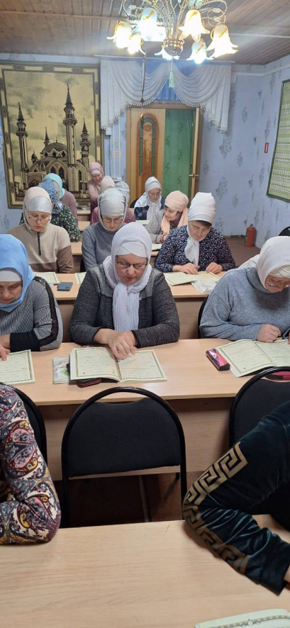 В ТАТАРСКИХ СУГУТАХ ПРОДОЛЖАЮТСЯ РЕЛИГИОЗНЫЕ ЗАНЯТИЯ ДЛЯ ЖЕНЩИН