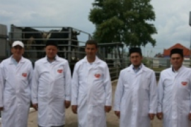 Делегация ДУМ ЧР посетила скотобойные цеха в Токаево