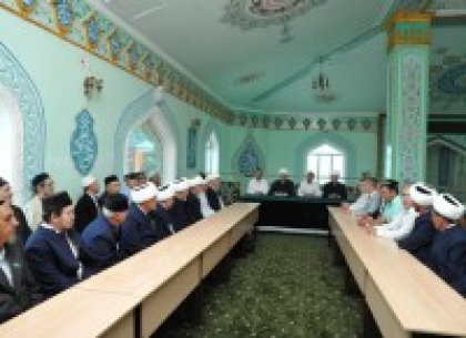 Врио Главы Чувашии Михаил Игнатьев встретился с имамами и прихожанами