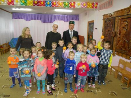 Шумерлинские мусульмане преподнесли детям подарки