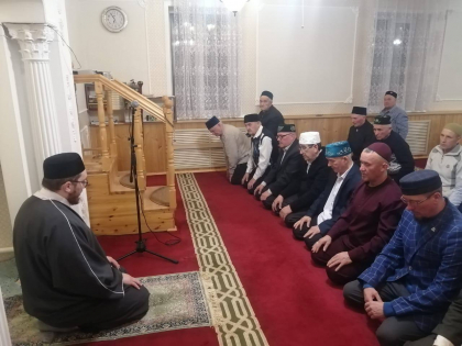Коллективный ифтар объединил жителей села Чичканы Комсомольского МО.